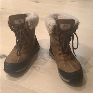UGG ADIRONDACK III BOOT